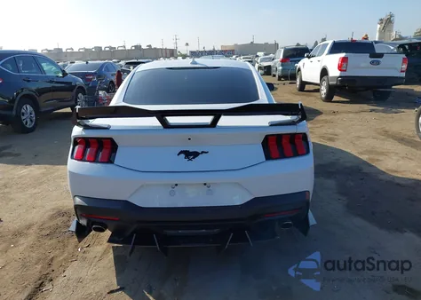 2025 Ford Mustang Ecoboost Fastback z USA, uszkodzony, nr VIN 1FA6P8TH2S5114969